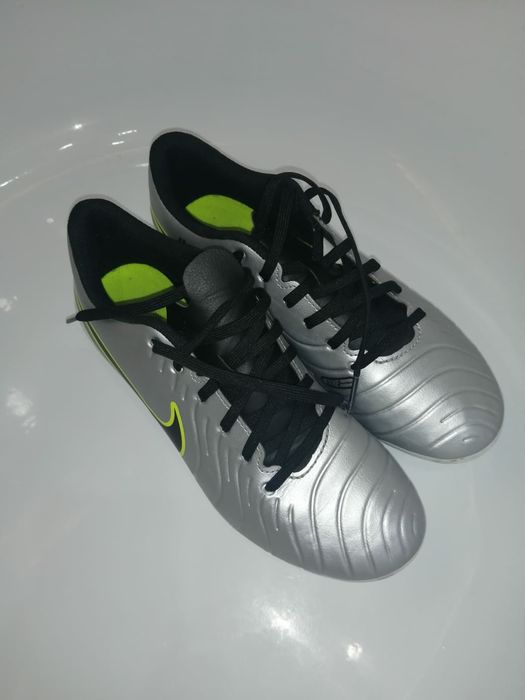 Бутсы 38 размер за 8 тыс