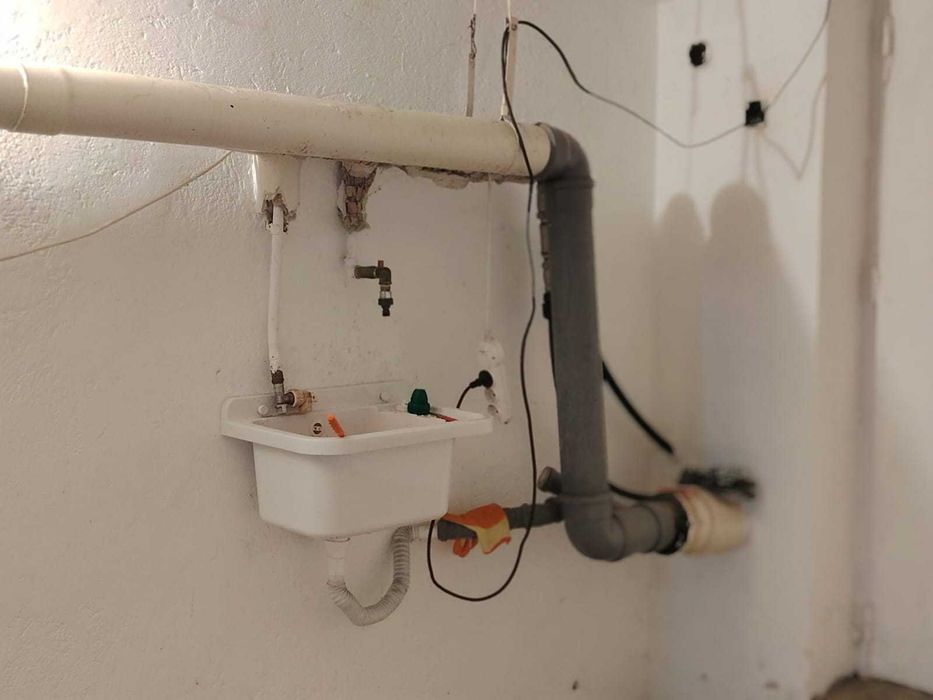 Garaj de închiriat – 64 mp, împărțit în 3 încăperi Aviatie Herastrau