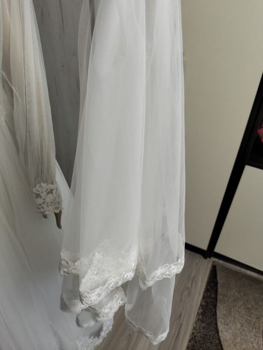 Vând rochie de mireasa plus voal