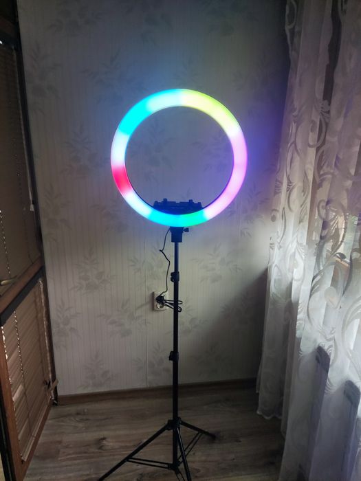 Селфи ледд ринг лампа с трипод , 210см, RGB, Диаметър 45см./18 инча,