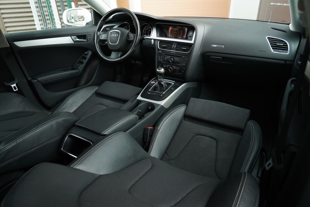 Audi A5 3xS-Line 2011 2.0Diesel 170cp / 12Luni Garantie Motor Cutie / Revizie Ulei Filtre / Transport la domiciliu gratuit / RAR EFECTUAT
