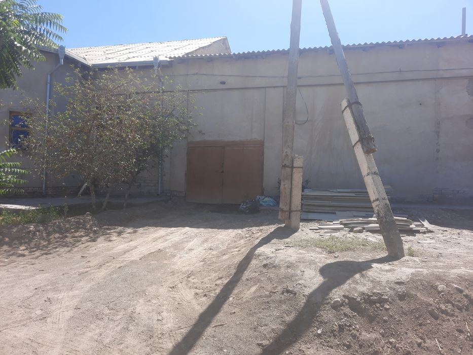 Курилиши тугалланмаган ер урни