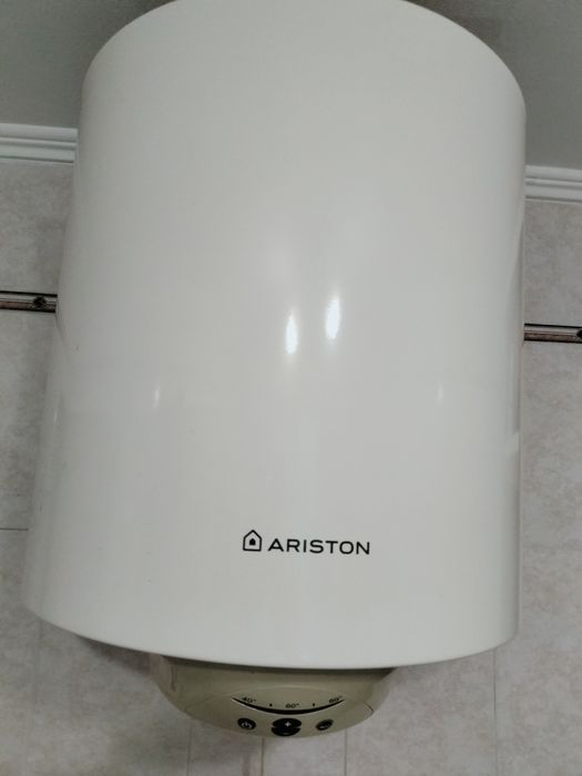 Продам бойлер ARISTON