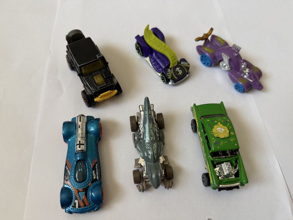 Машинки Hot wheels