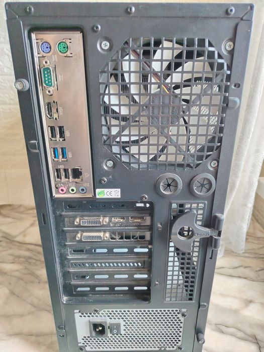 Компютър  Intel Core i7- 4790K 16gb SSD GTX970