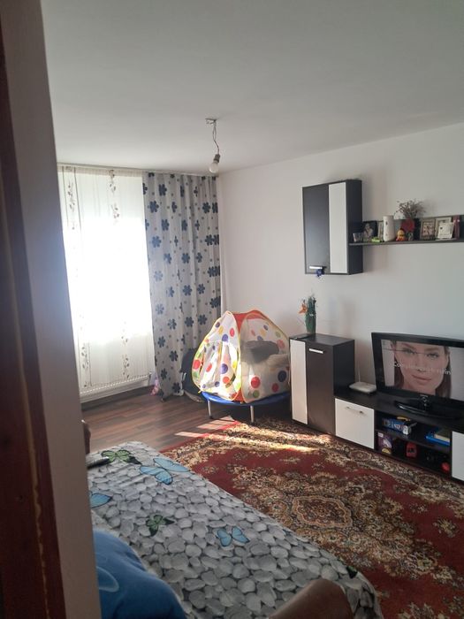 Vând apartament lângă Lisimed