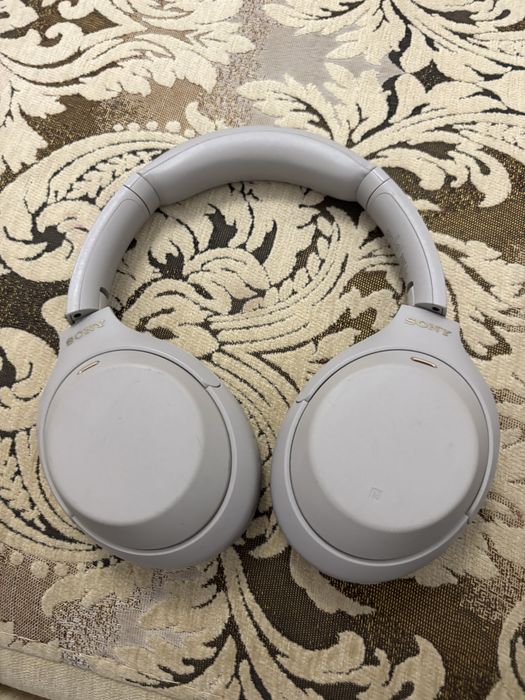 Sony wh1000 xm4.
