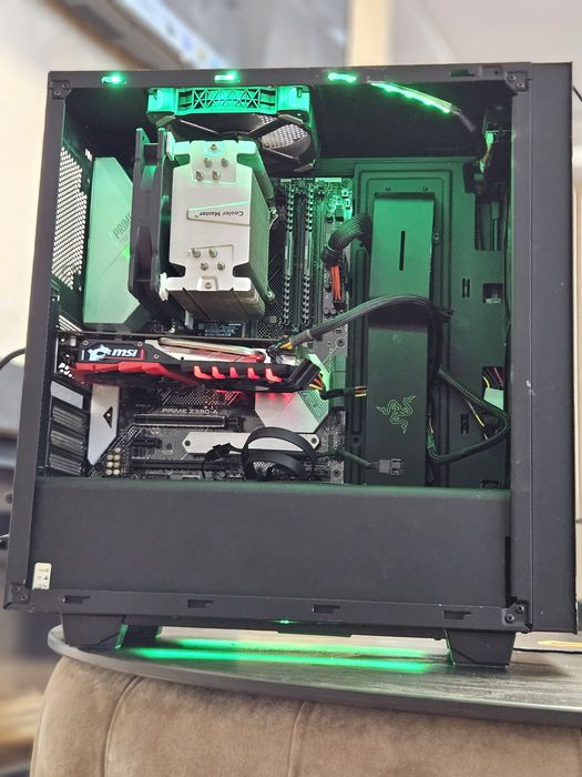 Sistem Gaming Intel i7 9700k, 16GB DDR4, SSD PCIe 1TB, GTX 1050 TI 4GB, sursa 850w Corsair carcasa Razer