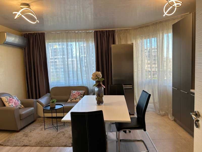 Дава се под наем Тристаен апартамент в София, Витоша - 75 кв.м за 818 € - Снимка #2