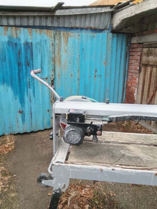 Электический плиткорез