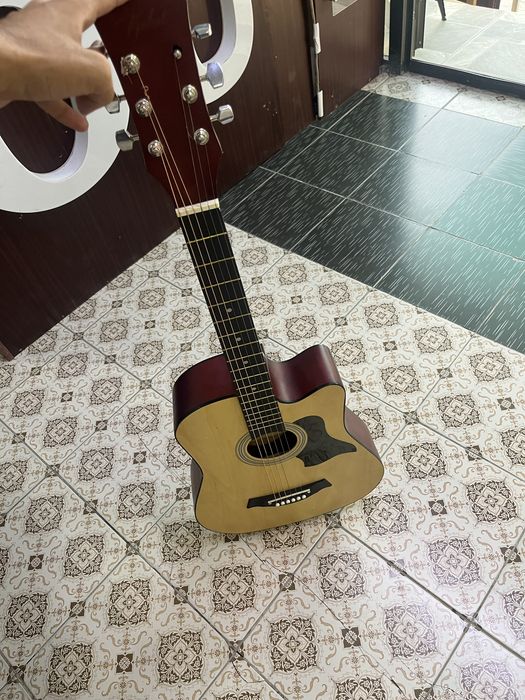 Gitara sotiladi Kabat akustika
