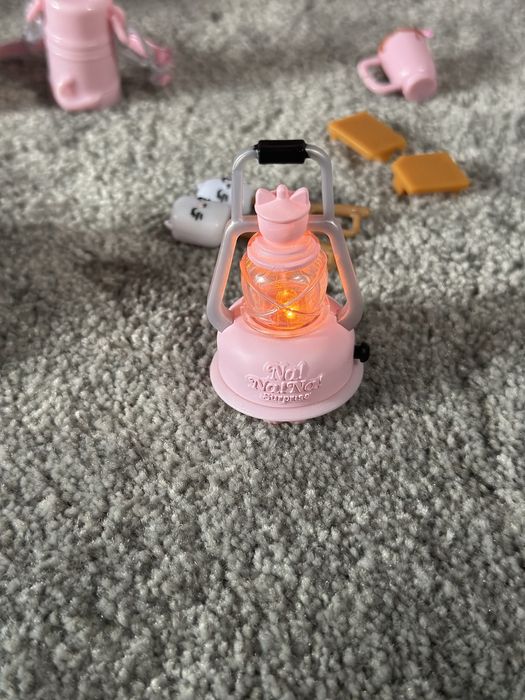 Na na na surprise палатка за кукли