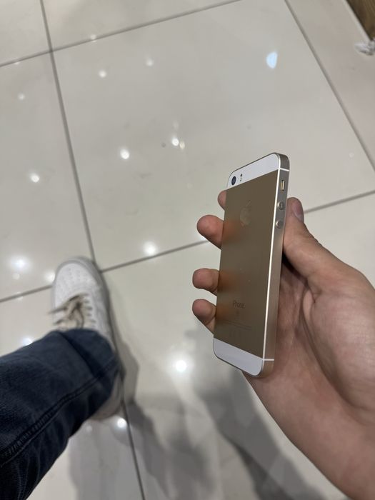 iPhone SE 1st generation (1-го поколения) 2016