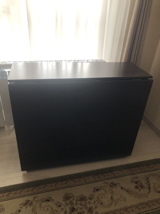 Стол раскладывается и собирается