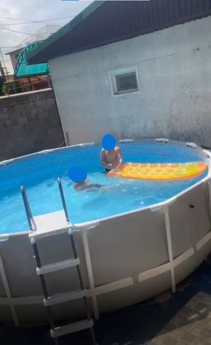 БАССЕЙН очень большой с насосом!!!