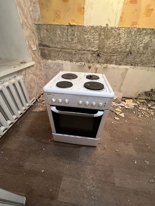 Продается холодильник и плита электронный