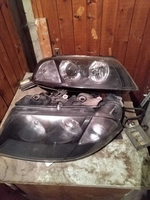 Продавам фарове за Фолксваген Пасат В5.5на HELLA и на DEPO 2 комплекта