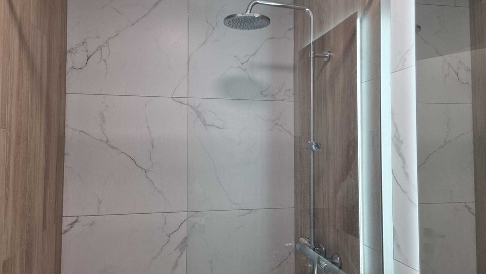 De inchiriat apartament 3 camere dotat lux
