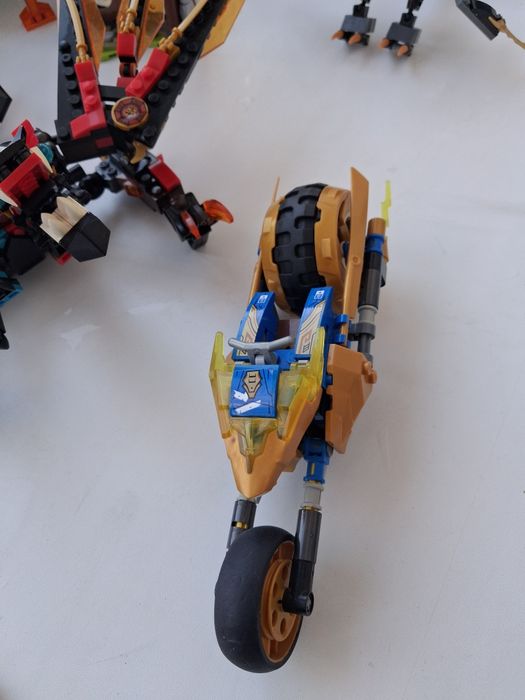 Продам набор конструкторов лего