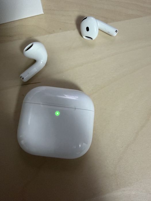 Apple Airpods 4 ca noi