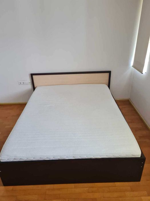 Легло с рамка и матрак