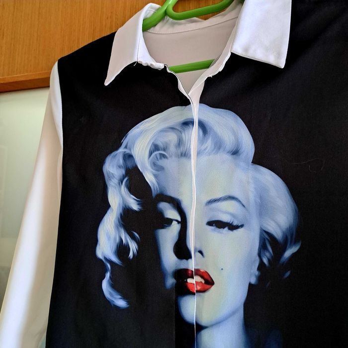 Риза нова Moschino