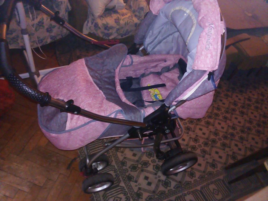 Количка за бебе.
