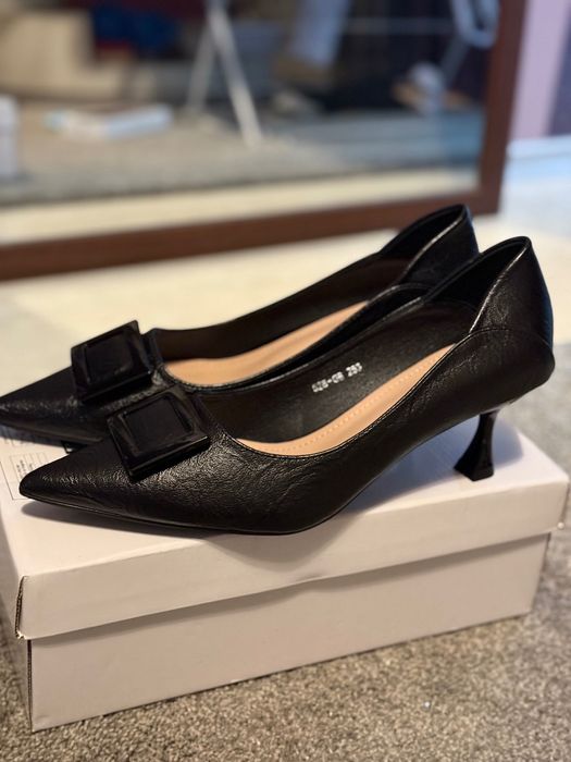 Остри обувки 40 номер