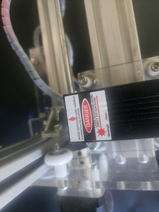 Vand laser de gravat