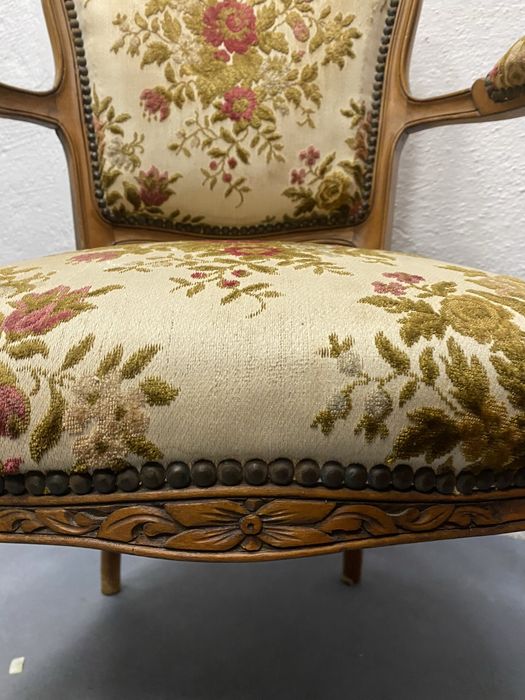 Френско бароково кресло от дъб