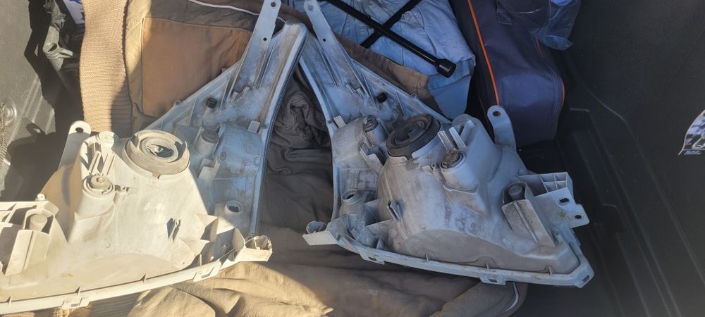 Продам фары на прадо 120 оригинал