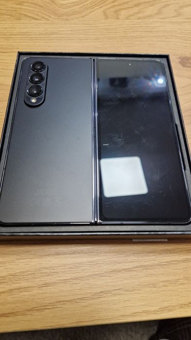 Samsung Galaxy Z Fold 4