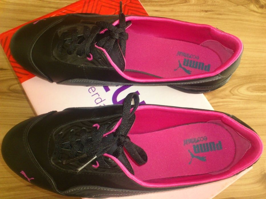Дамски спортни обувки Puma