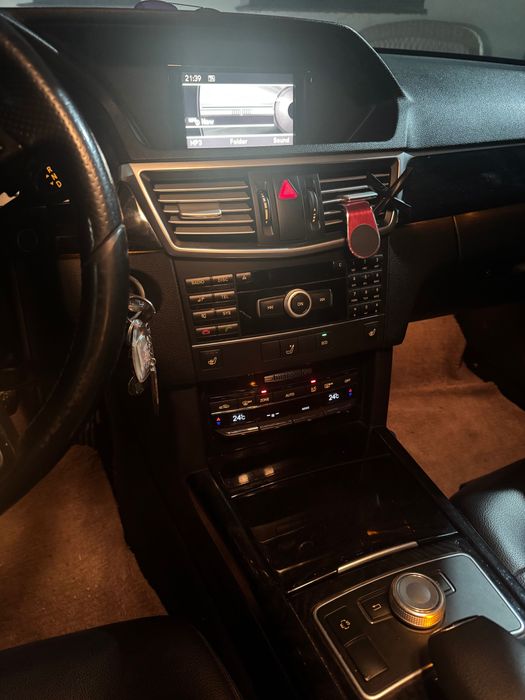Vând Mercedes e class