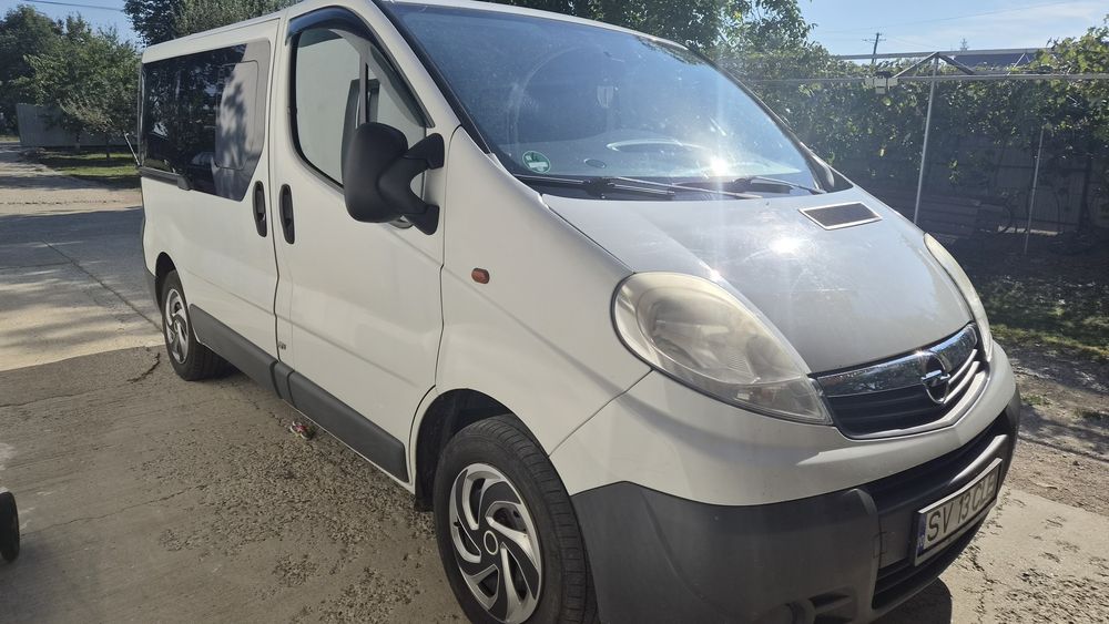 Opel vivaro 8+1  schimb cu smax