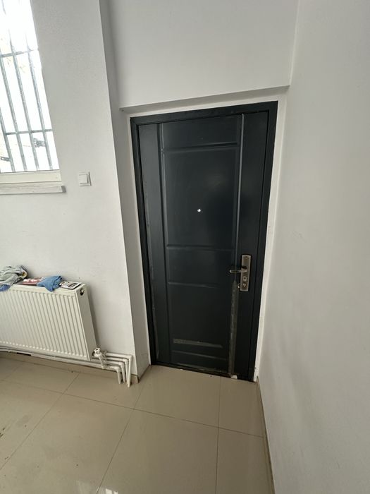 Închiriez spatiu comercial
