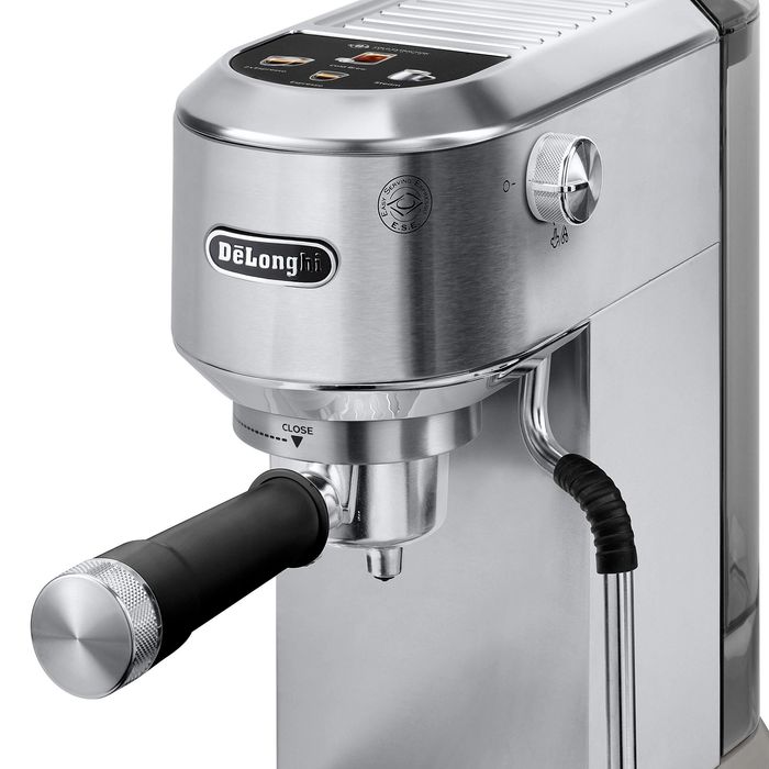 Рожковая кофеварка DeLonghi EC890.M