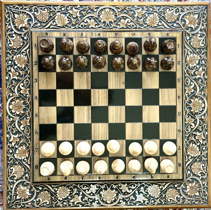 Шахматы, ручная работа. Резьба по дереву (орех). Shaxmat (55 х 55)