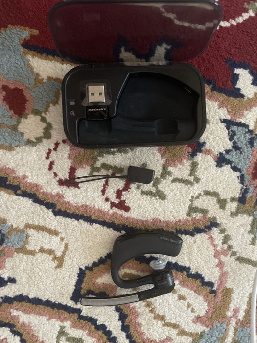 plantronics наушники беспроводные