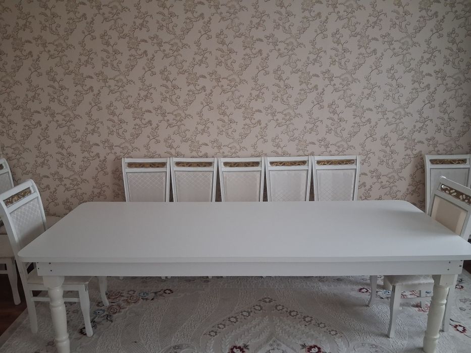 Стол мен стуля сатылады