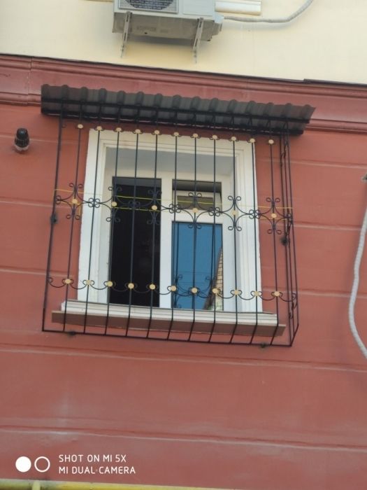 Решётки металлические двери