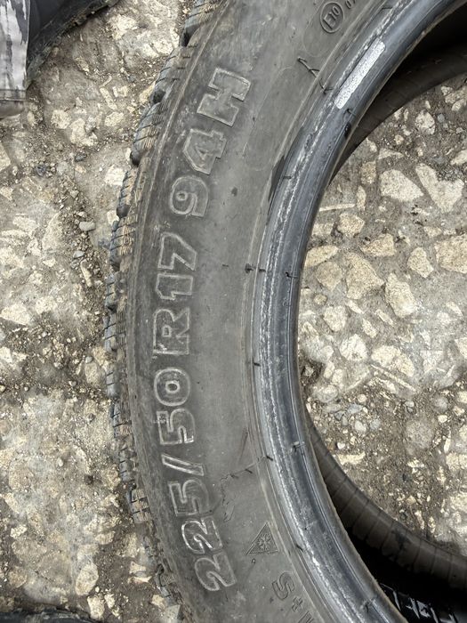 2 броя зимни гуми Tigar 225/50 R17 Dot 0824 ном 504