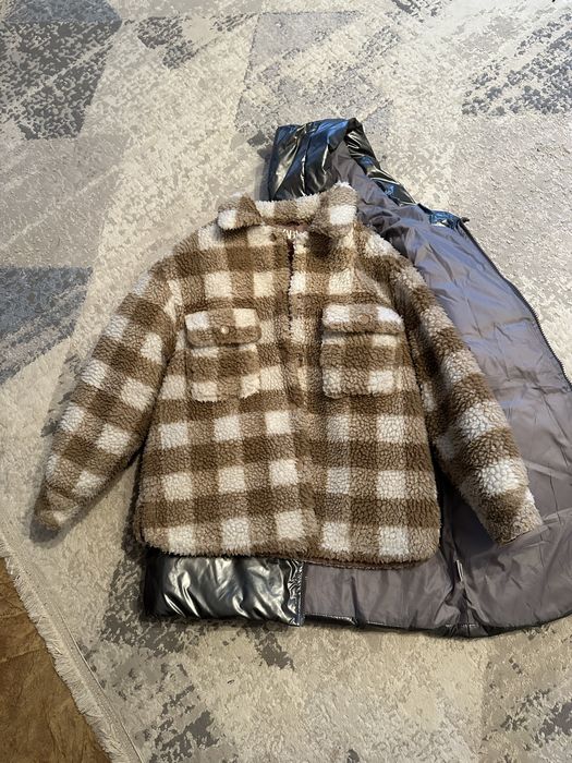 Продам куртки на девочку