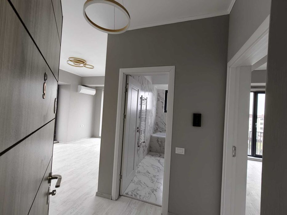 inchiriez apartament 2 camere+50 mp terasa