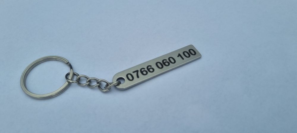 Gravură laser/ inscripții metal plastic lemn granit