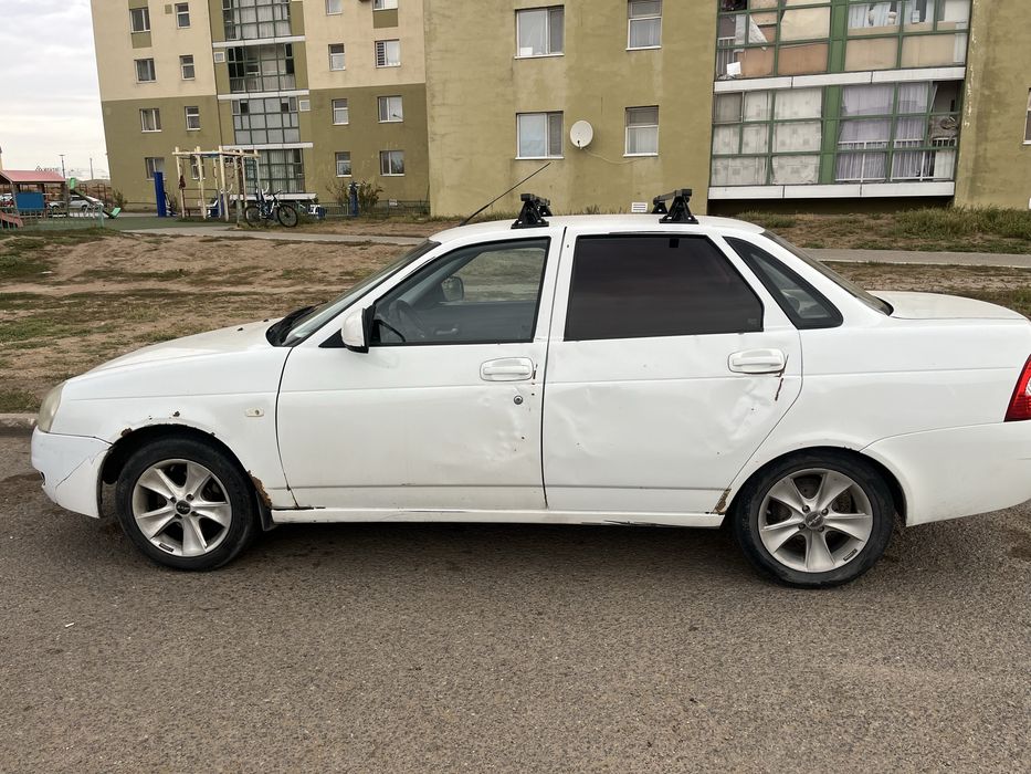 Продам Приора 16 клапан с выемкой