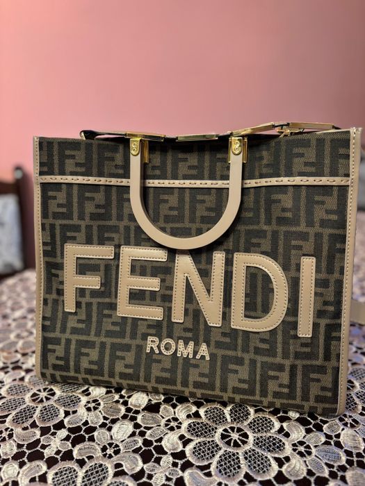 geanta fendi,pretul este negociabil
