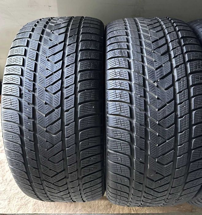 285/35 R22 Pirelli Scorpion Winter DOT 2021