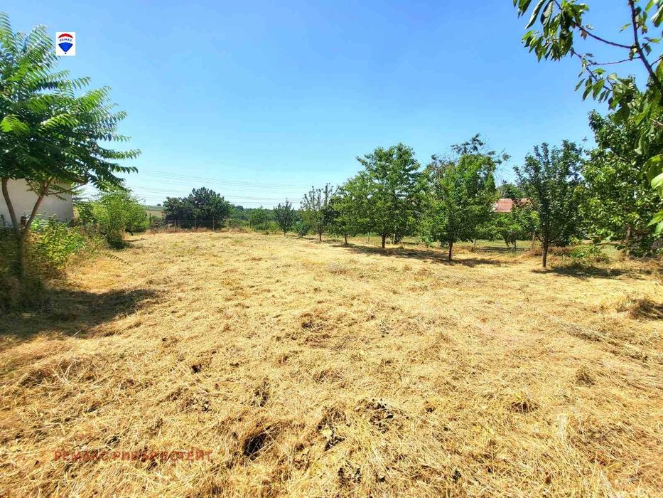 Продава се Парцел в с. Бъзън, Област Русе - 692 кв.м за 23 €/кв.м - Снимка #4