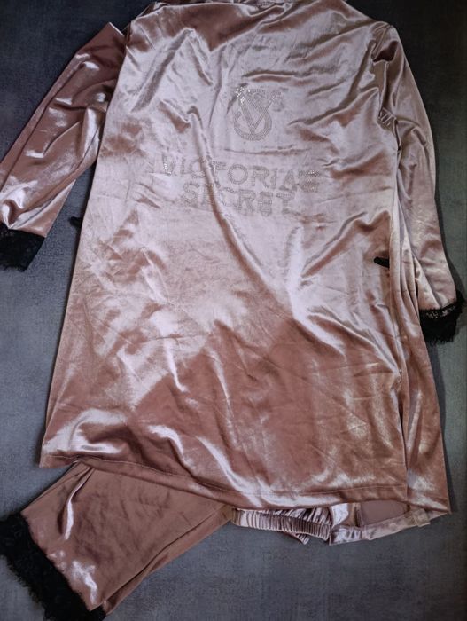 Продаются женские вещи, любая ты 5.000 сум. Территориальная улица Ботк